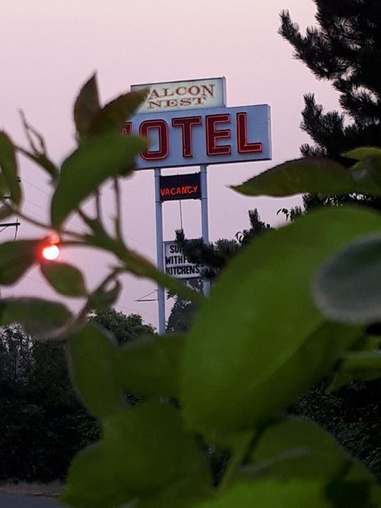 Falcon Nest Motel ダンカン エクステリア 写真
